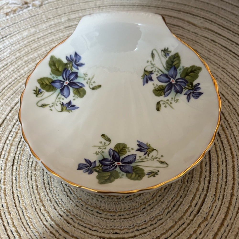 Royal Grafton Fine Bone China shell trinket dish JACOBEAN made in England
